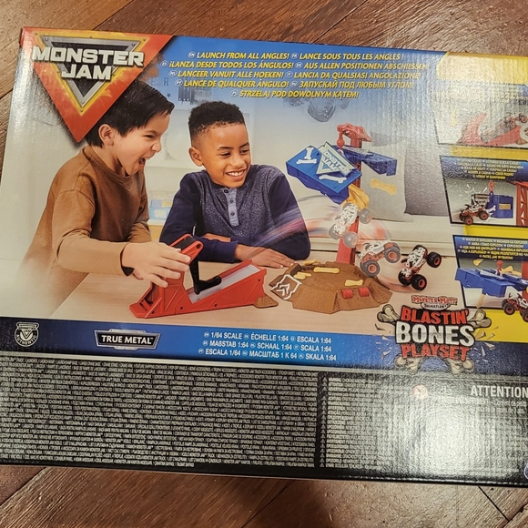 Monster Jam Blasting Bones Playset Includes Monster Mutt Dalmation Truck NIB - Picture 4 of 13
